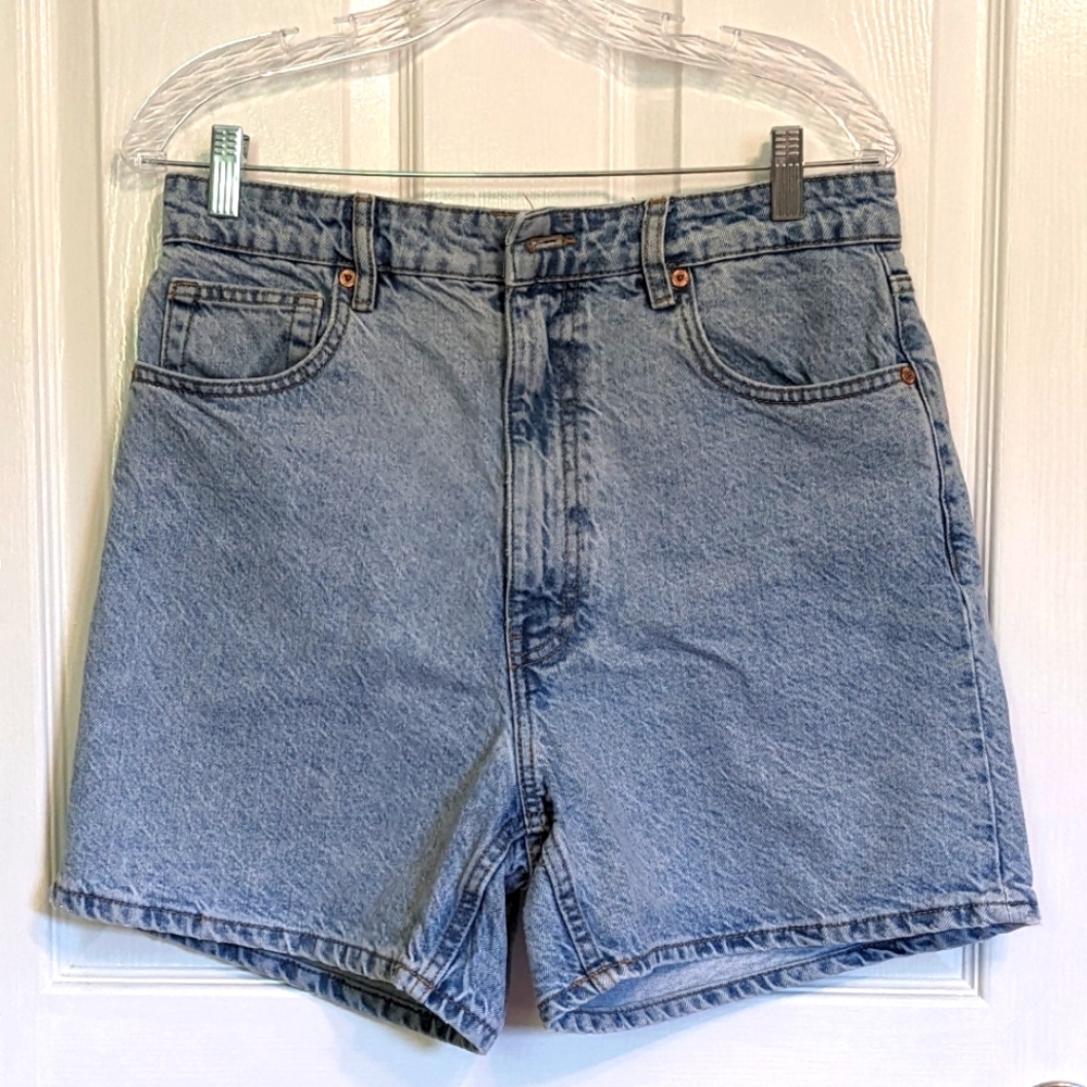 Zara Women's Light Blue Denim Shorts 5 Pockets Size 10